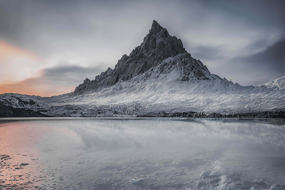 Dark Black presets Lightroom Landscape