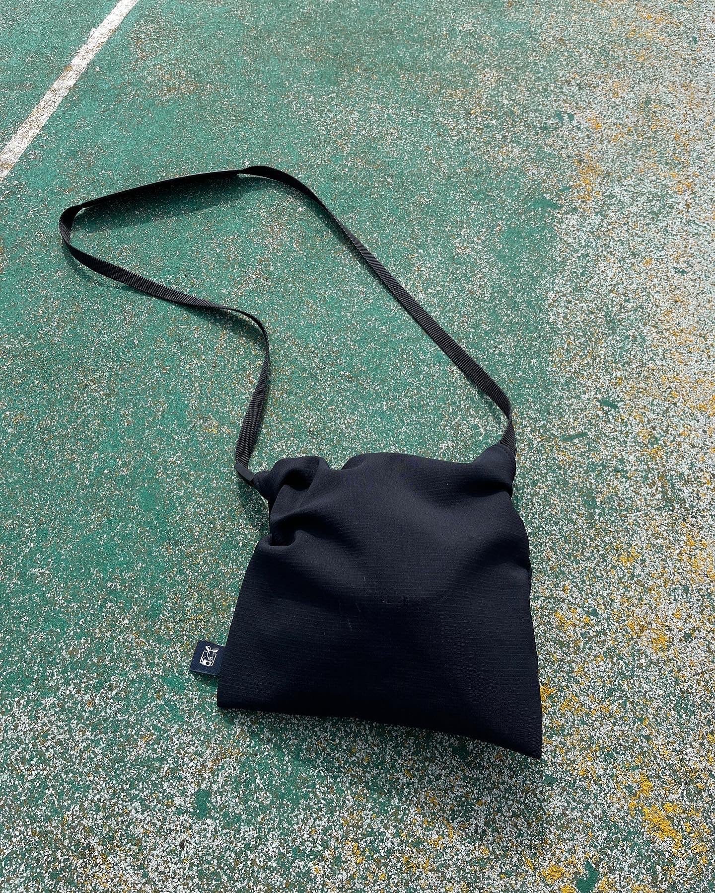 ÄKKI SÄKKI - TUMMA