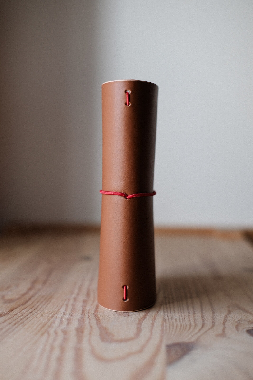 Cover aus Leder für Notizbücher in A6 und A5 mit Gummiband