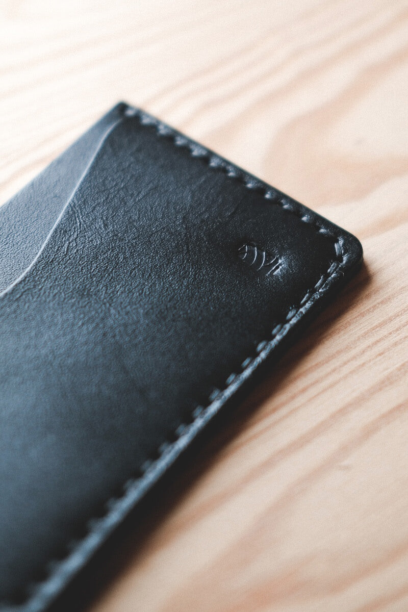 Modernes Kartenetui wallet in schwarz