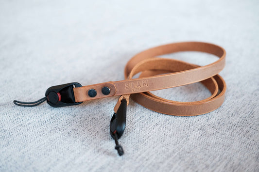 Kameragurt Leder mit Schnellverschluss Peak Design. Hochwertige Kameragurte aus Deutschland. seam strap Manufaktur