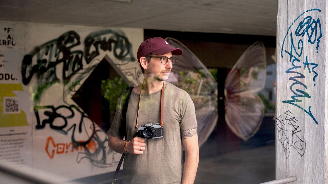 best short camera strap street-photography for Leica, Fuji Cameras 