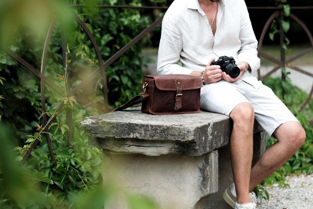 Kameratasche Leder Vintage Schwarz oder Braun von seam strap, hergestellt in Deutschland 