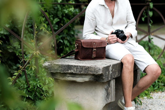 Kameratasche Leder Vintage Schwarz oder Braun von seam strap, hergestellt in Deutschland 