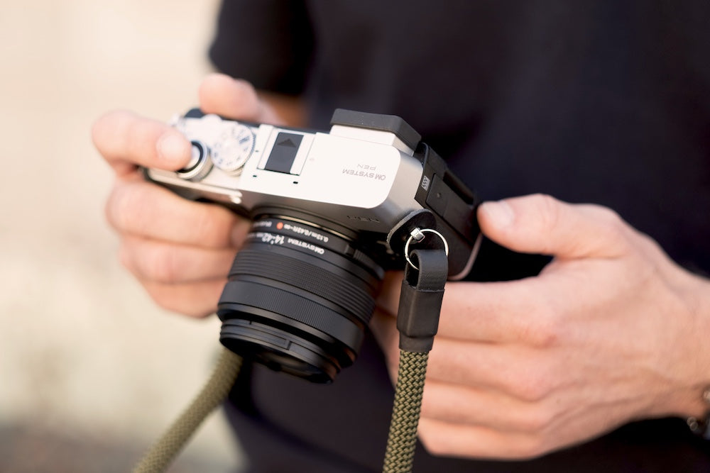 OM SYSTEM PEN neu mit Kameragurt seam strap 2026