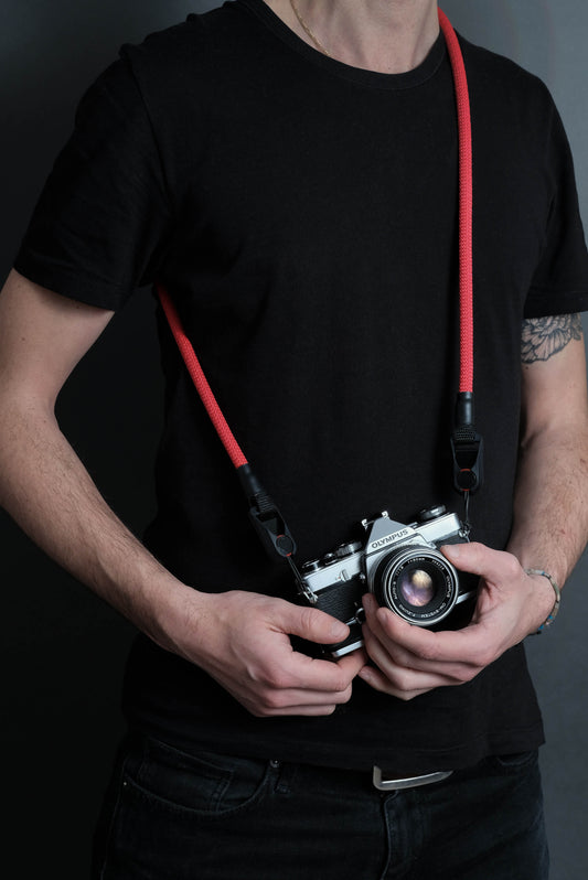 Kameraseil mit Peak Design Schnellverschluss Rot seam strap