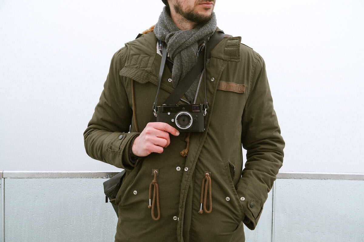 Kurzer Kameragurt aus Leder für Leica und andere Kameras von seam strap