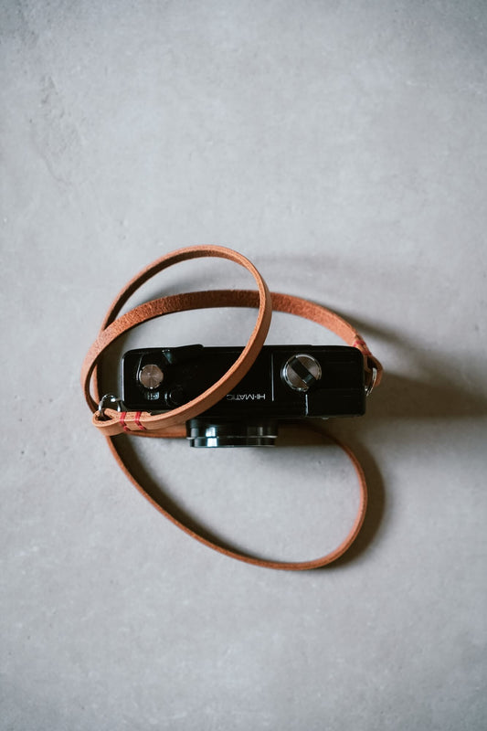 Schmaler Kameragurt Aus Leder Von SEAM STRAP - Seam Strap
